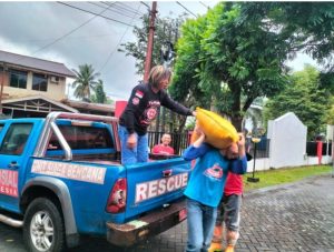 Respon Cepat FDW – PYR, Pemkab Minsel Bantu Korban Banjir dan Tanah Longsor Manado